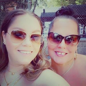 Meet your Posher, Martinique